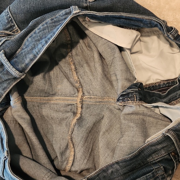 EUC Torrid Sz 26R Distressed Knee And Hem Denim Jeans - Picture 7 of 8